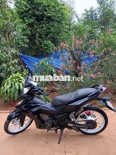 Cần bán winner v1