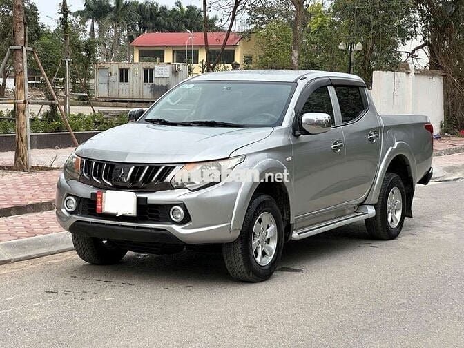 Mitsubishi Triton GLX 2019MT 4x2 xe đẹp k lỗi nhỏ