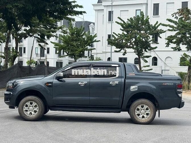 Bán xe Ford Ranger 2016 XLS 2.2L 4x2 AT màu xám