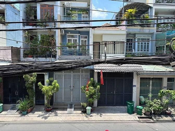 Bán nhà 3 tầng mặt tiền KD đường số 17, gần Hạnh Thông Tây