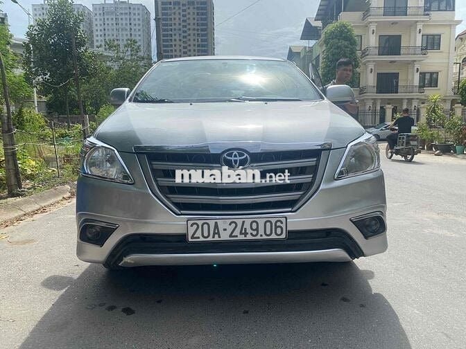 Toyota Innova 2014 E - 333333 km