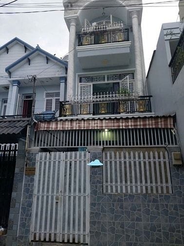 Gần siêu thị Co.op Mart, 03 tầng, DT 4x15m