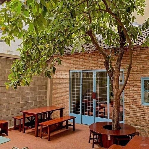 Sang quán cafe đường lớn gần 5 trường đại học, Bình Thạnh