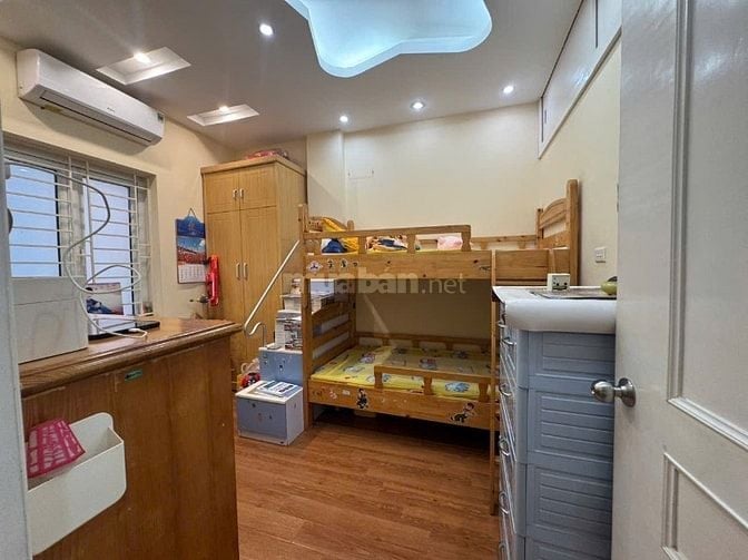 Bán CHCC thang máy, DT 50m2, tầng trung ngõ 84 Ngọc Khánh, cạnh đài TH