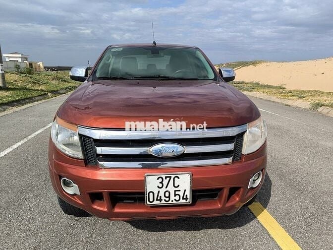 Ford Ranger XLT MT Máy 2.2L số sàn 2 cầu ĐIỆN