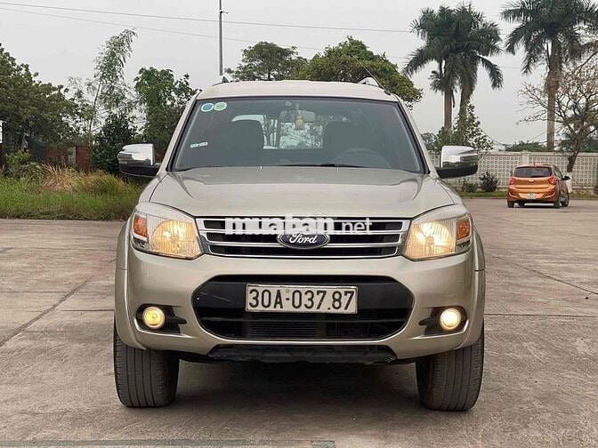 Ford Everest 2013 2.5L 4x2 MT - 505050 km