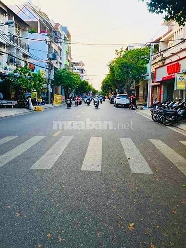MẶT TIỀN BÀU CÁT- 120m2 ( 5.5x22m ) CẤP 4 TIỆN XÂY CHDV 7 TẦNG- 20 TỶ