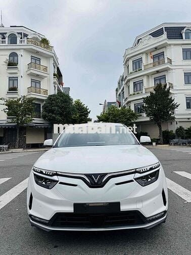 VinFast VF8 2023 Eco - 12 km
