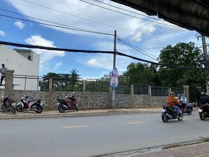Bán Đất Mặt Tiền Diện Tích Khủng - Vị Trí Vàng Trung Tâm - Giá Tốt