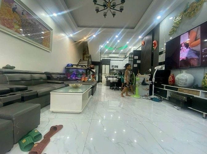 Giảm giá tới 200tr nhà đường Yên Thế, quận Tân Bình, giá 1tỷ680