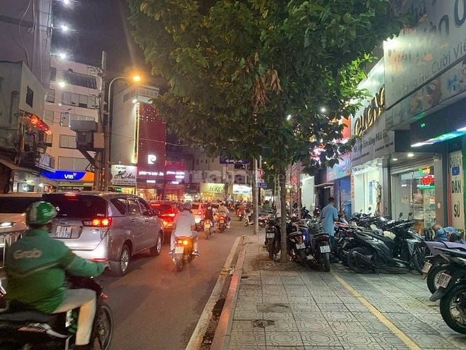 Cho thuê nhà mặt tiền Trần Quang Khải, P.Tân Định, Q.1 giá 50tr
