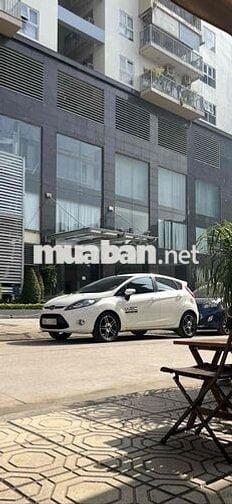 Ford Fiesta 2012 1.6 AT Hatchback - 130000 km