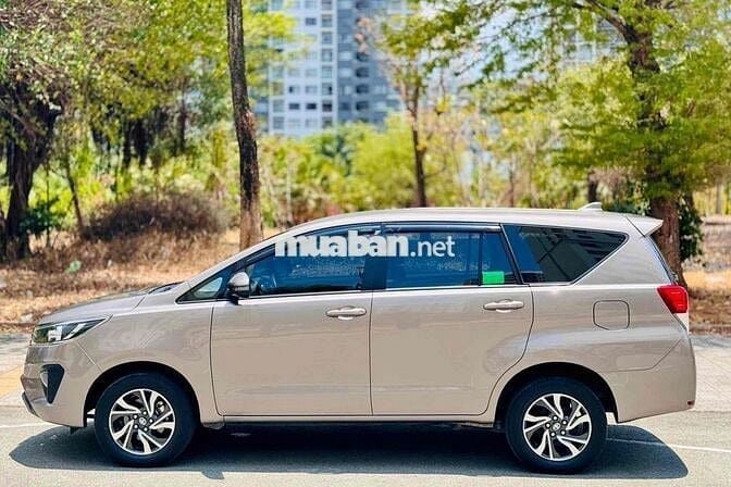 Toyota Innova 2022 E 2.0 MT - 143000 km