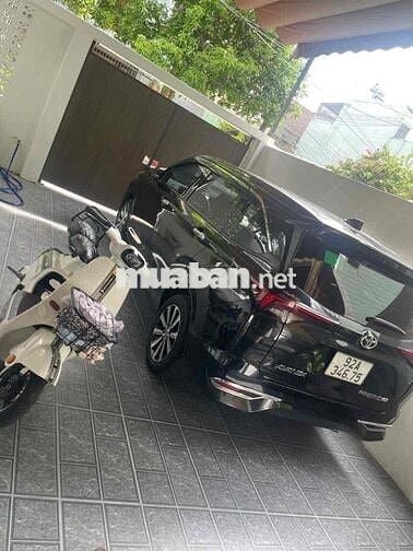 Toyota Avanza Premio 2023 CVT tự động 2024