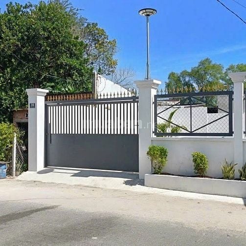 Chủ kẹt tiền cần bán gấp nhà đang xây dở. 153,9m2 đất ngay mặt tiền 