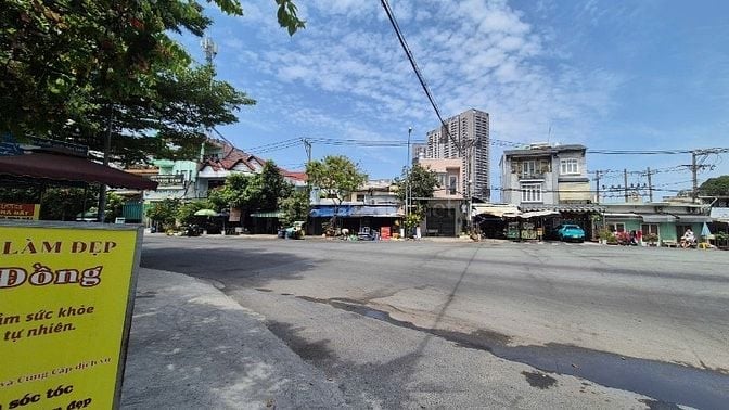 BÁN GẤP NHÀ 2 MẶT TIỀN ĐỊNH CƯ NƯỚC NGOÀI,18 TỶ, MIỄN TRUNG GIAN