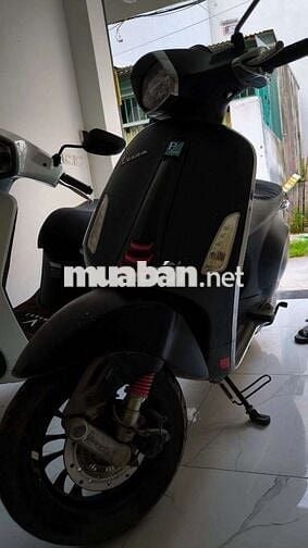 CẦN BÁN VESPA SPRINT 125 ĐỜI 2020 MÀU ĐEN