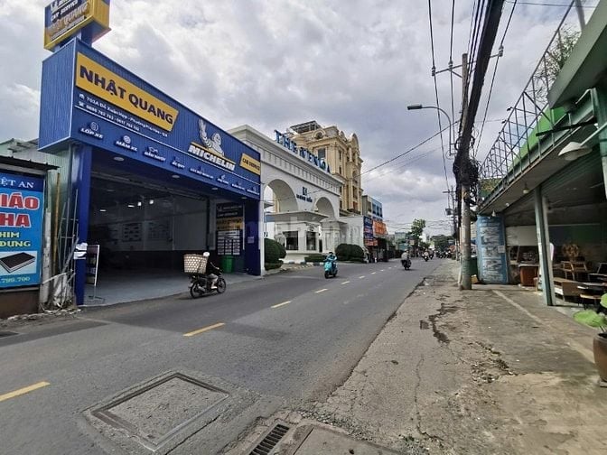 85 triệu/tháng, 550 m2, Cho thuê MT số 143 Đỗ Xuân Hợp, Quận 2