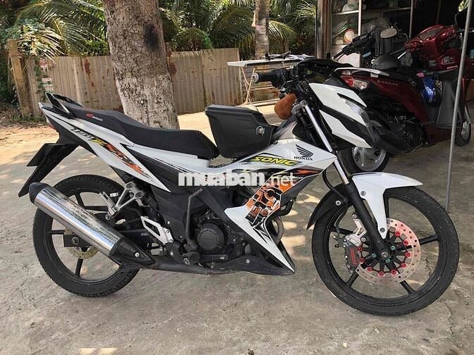 Đổi tay ra cần bán em sonic trắng đen