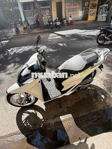 mình cần bán Sh 160i abs 2025 đi chưa được 1000km