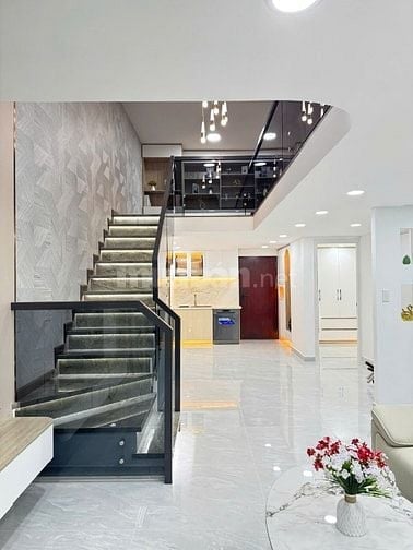Bán căn hộ Duplex( lửng) Sky Garden 1 - Phú Mỹ Hưng - Q.7