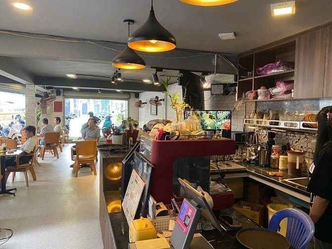 Sang nhượng quán cafe vị trí đắc địa góc 2MT, Phường 11, Quận 6