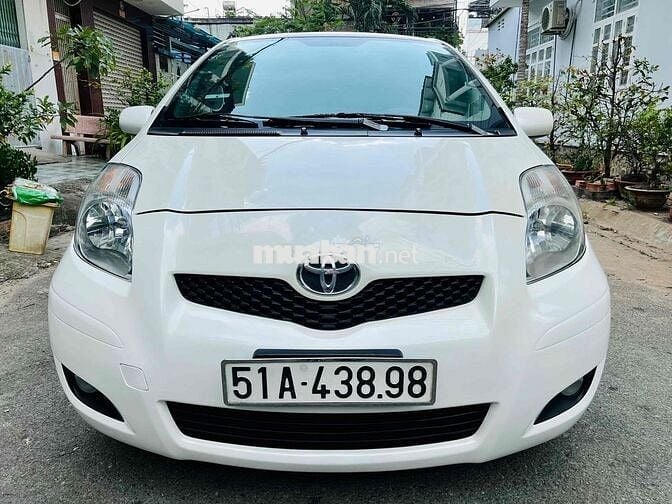 Toyota Yaris 2010 Hatchback, Màu Trắng, Nhập Nhật
