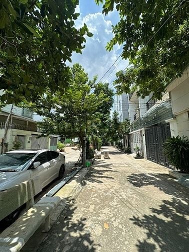 C,G bán nhà phố trệt 3 lầu hẻm 8m Nguyễn Duy Trinh.7 tỷ 4