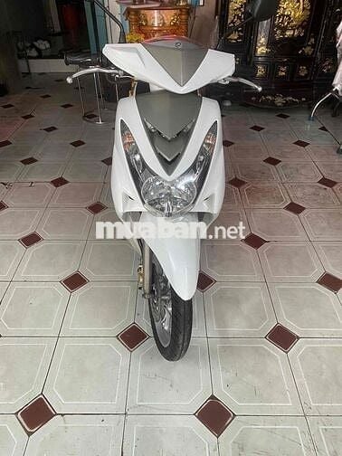 Xe mio uttimo trắng đỏ