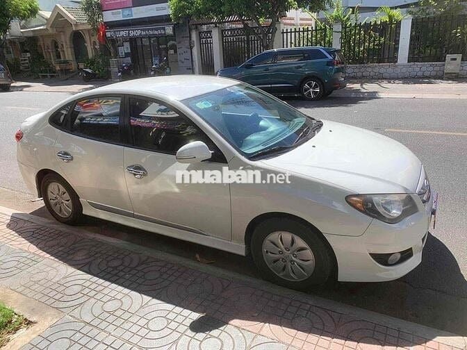 Hyundai Avante 2011 1.6 MT - 100000 km