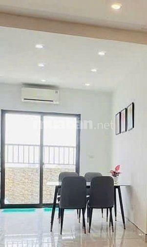 Cho thuê nhà 5 tầng mặt tiền 12m tiện kinh doanh
