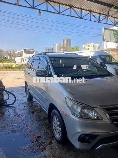 Toyota Innova 2008 J