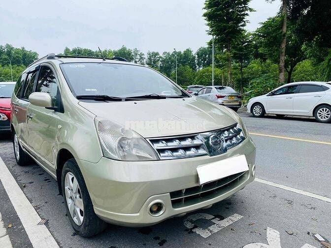 Nissan Grand livina 2010 1.8 AT