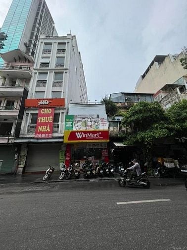Chính chủ bán nhà Mặt phố Huế 16 Tỷ, 45m2, hiện đang cho thuê KD tốt