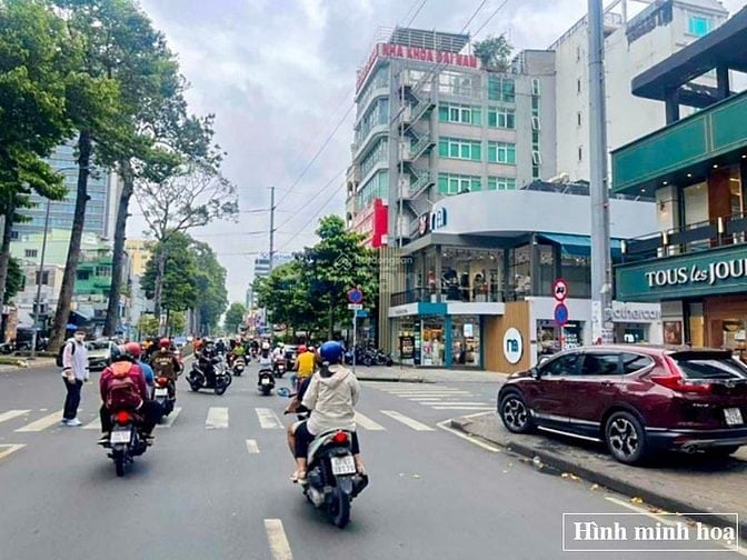 Bán nhà Quận 1 đường Lương Hữu Khánh, 53m2, 2 tầng, vị trí VIP, 22 tỷ