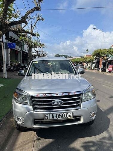 Ford Everest 2011 2.6L 4x4 MT - 160000 km