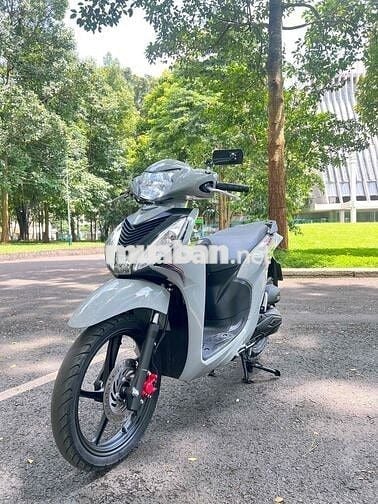 vision 2022 bản sporty xám xi măng