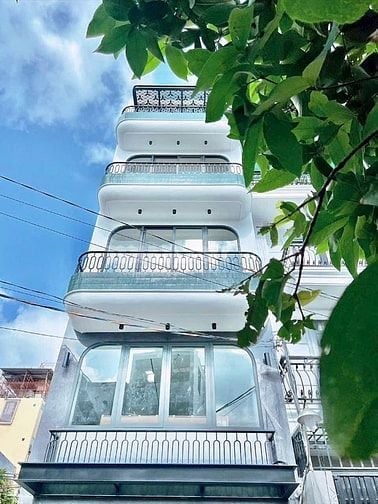 Cơ hội sở hữu nhà 5 tầng, thang máy, full nội thất cao cấp tt Q7