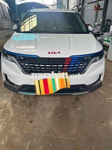 Kia Carnival 2023 Premium 2.2D 8S - 90000 km