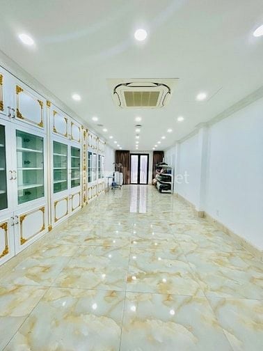 Cho thuê nhà góc hai mặt tiền số 150C Huỳnh Văn Bánh, Phường 11, Quận 