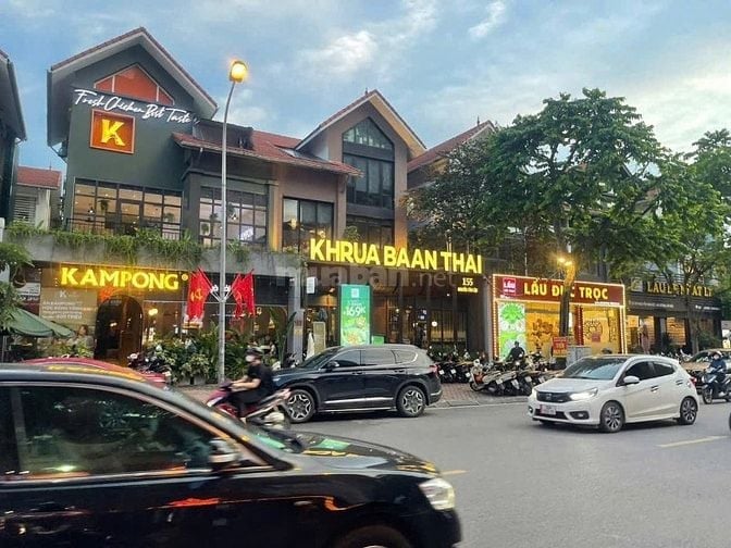 Nhượng nhà hàng Nguyễn Văn Lộc  Biệt Thự  fom nhà hàng chỉ Kinh Doanh