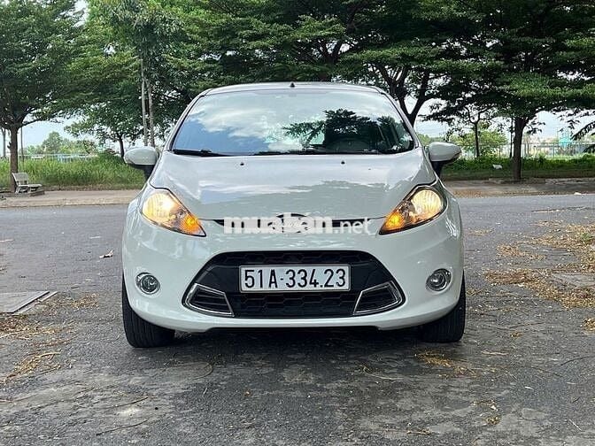 Ford Fiesta 2012 1.6 AT Hatchback - trắng đẹp