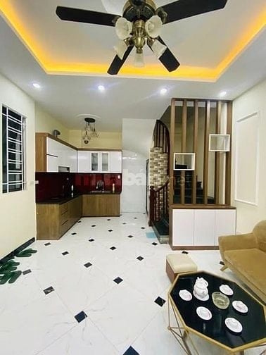 Nhà Bát Khối Đẹp Miễn Chê - 15m Ra Ô tô 7 Chỗ Đỗ - Chỉ Hơn 5 Tỷ xíu