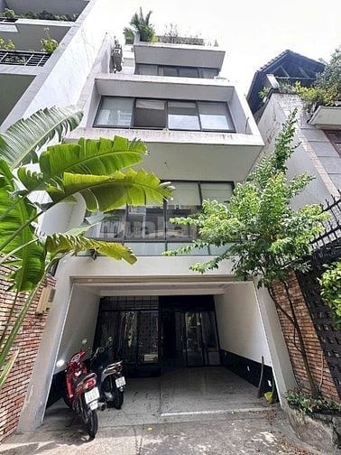 Cho thuê nguyên căn ốp kính hẻm xe tải Vip nhất Nam Kì Khởi Nghĩa Q3