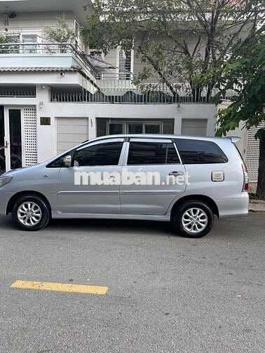 Toyota Innova 2014 Màu Bạc - Xe Gia Đình kg kinh