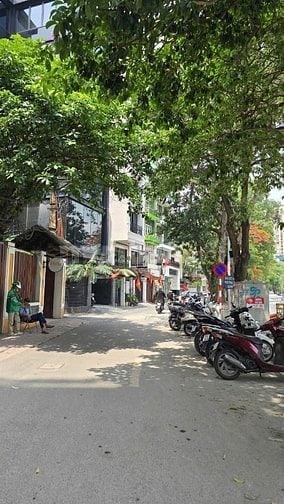 Bán nhà mặt hồ Hoàng Cầu - Mai Anh Tuấn