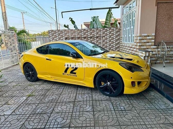 Hyundai Genesis 2010 Coupe 2.0 AT - 80000 km