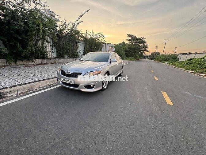 Toyota Camry 2010 SE 2.5 - 97000 km