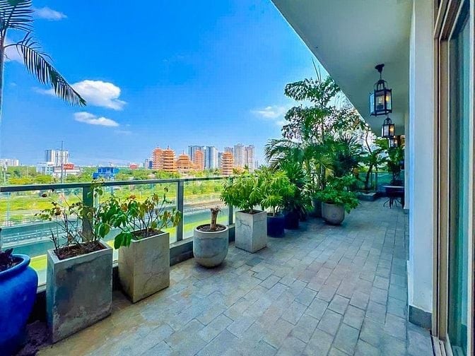 Căn hộ bán tại The Vista An Phú tầng sân vườn gồm 3 phòng ngủ 177m2