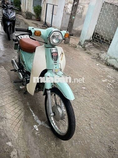 Cần bán chiếc cúp Việt Thái có giấy
